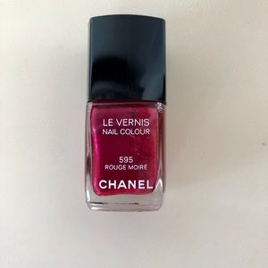 Chanel Nail Colour Rouge Moire